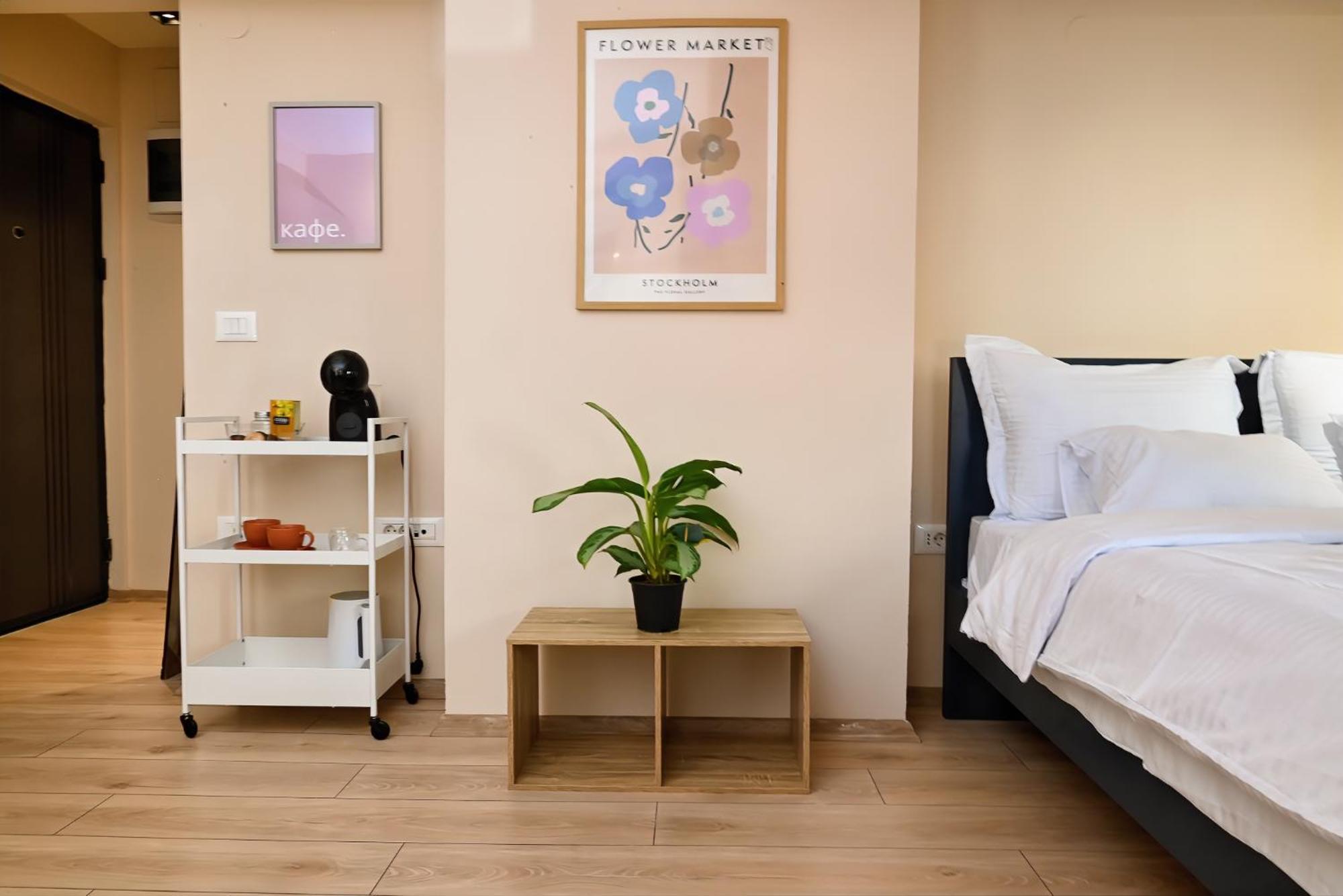 By Parkside Boutique Apartment *